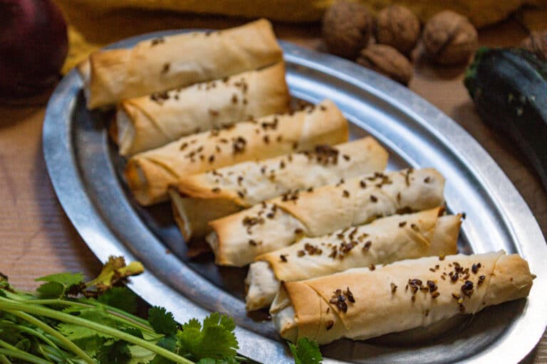 Zigarrenbörek mit Kartoffel-Zucchini-Füllung - veganwonda