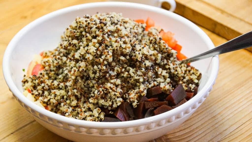 Zutaten für veganen Quinoa Salat