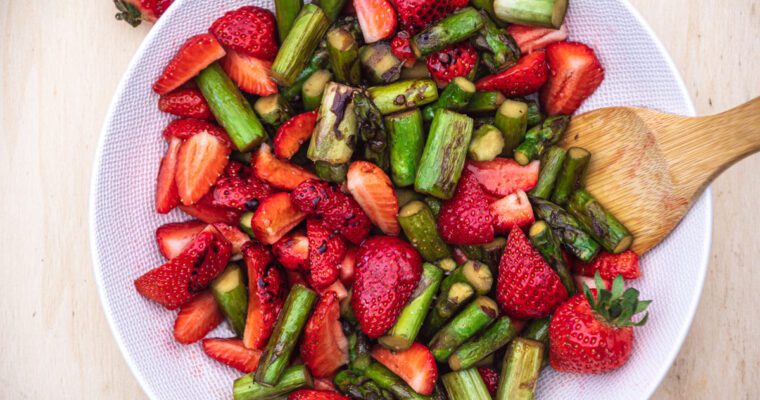 Erdbeer Spargel Salat | einfach & lecker