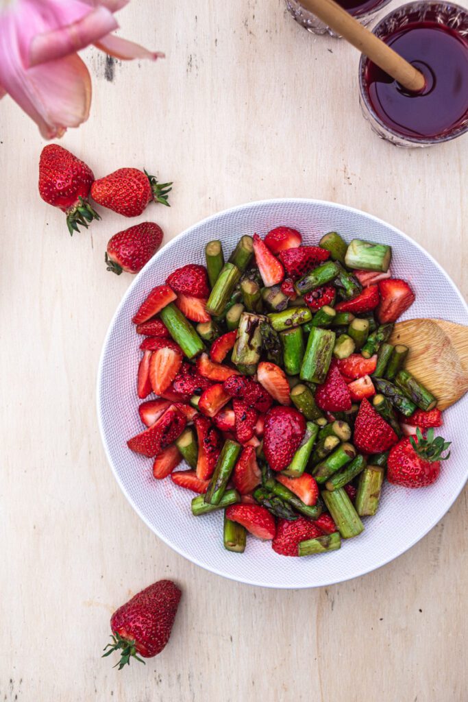 Erdbeer Spargel Salat