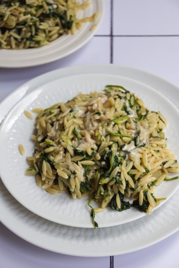 spinach orzo with tahin
