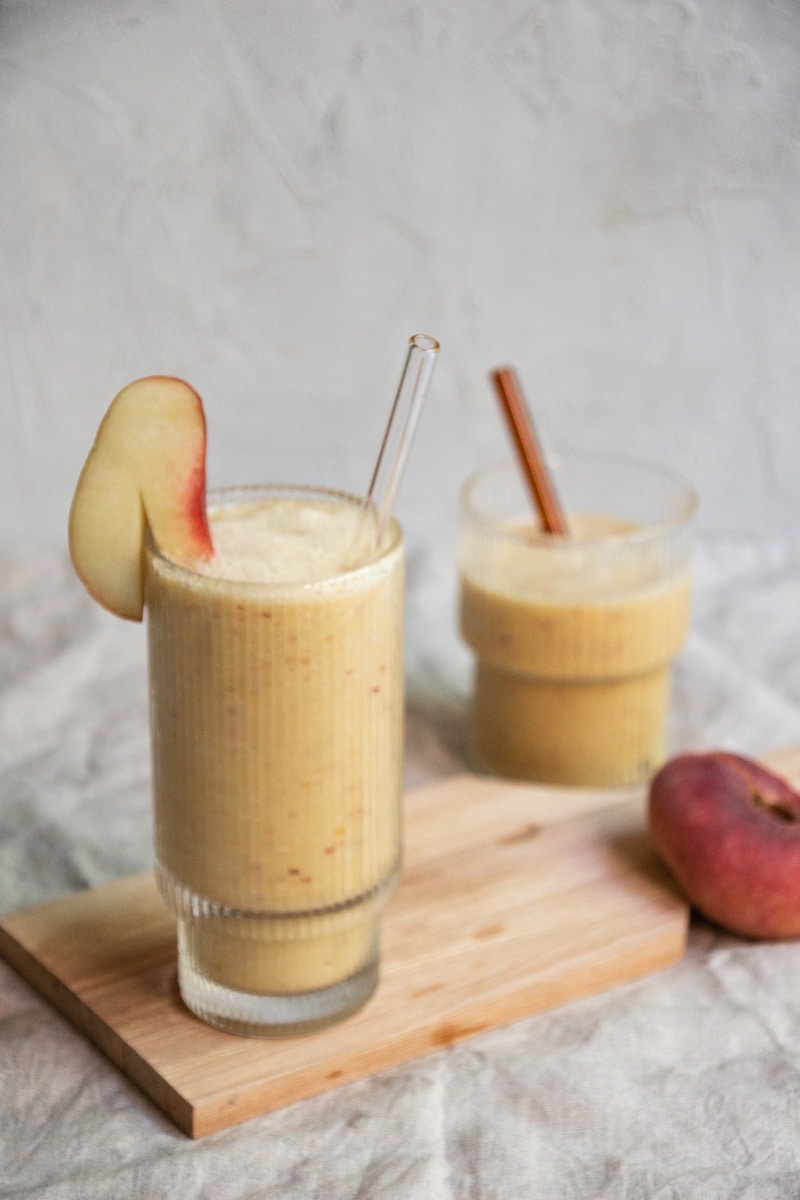 Pfirsich Bananen Smoothie | schnell &amp; einfach - Veganwonda