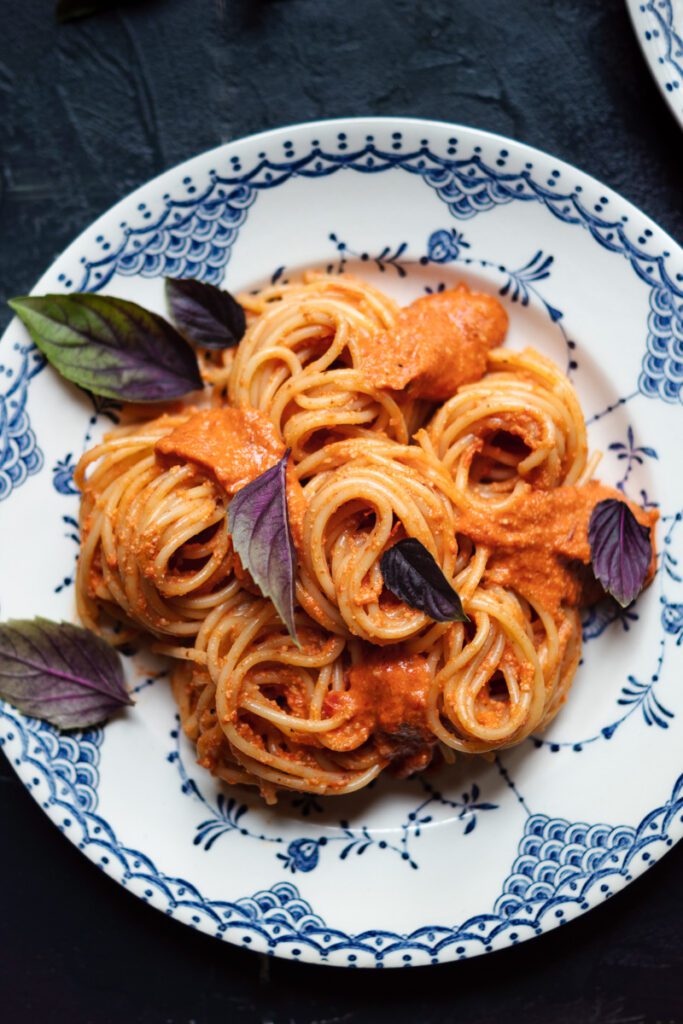 Spaghetti mit Paprikasoße