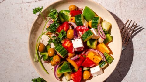Veganer griechischer Salat