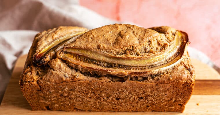 Glutenfreies Bananenbrot aus Haferflocken | vegan & einfach