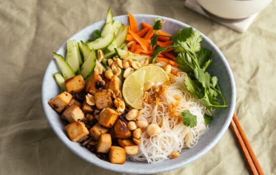 Vietnamesische Bun Chay mit Tofu | Reisnudelsalat